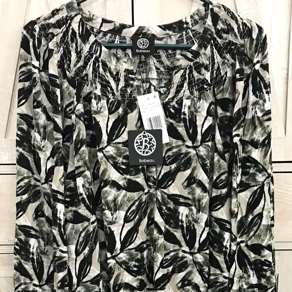 Bobeau Woman's Top - XL - Long Sleeves - Banded Neckline w/smocking & 5 Buttons